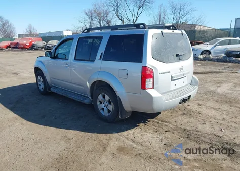 2011 Nissan Pathfinder S z USA, uszkodzony, nr VIN 5N1AR1NB2BC608268